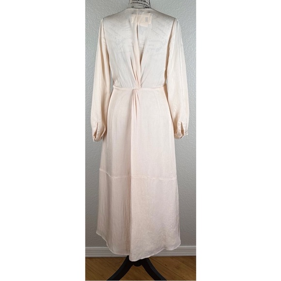 Vince NWT Women’s Twist Drape Long Sleeve Dress in Oat Blush, size 6 - Picture 7 of 14